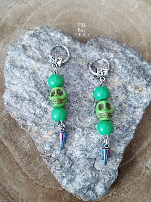 Original Boucle d'oreilles Creole !! SKULL POINT !! Pearls Howlite Vert et Argente Long T 7cm x 1.5