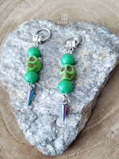 Original Boucle d'oreilles Creole !! SKULL POINT !! Pearls Howlite Vert et Argente Long T 7cm x 1.5